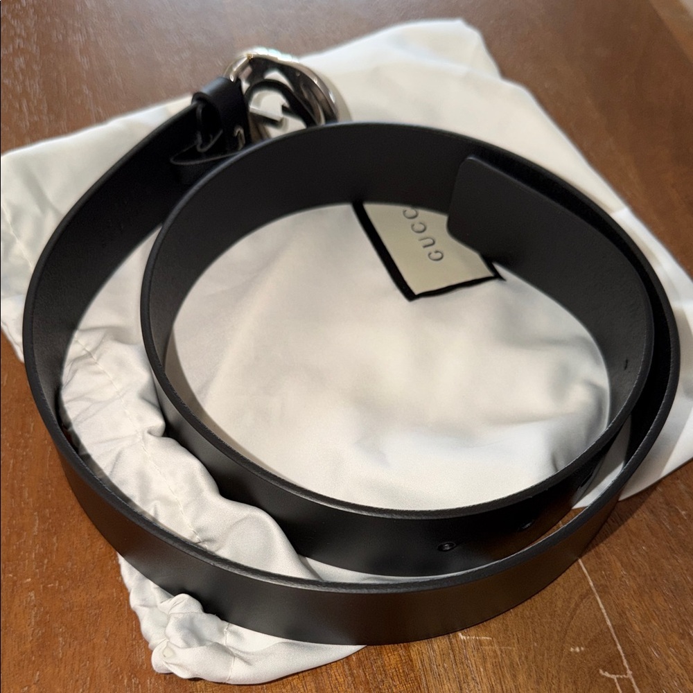 Gucci Black Belt with Silver Interlocking G Buckle - Picture 2 of 4